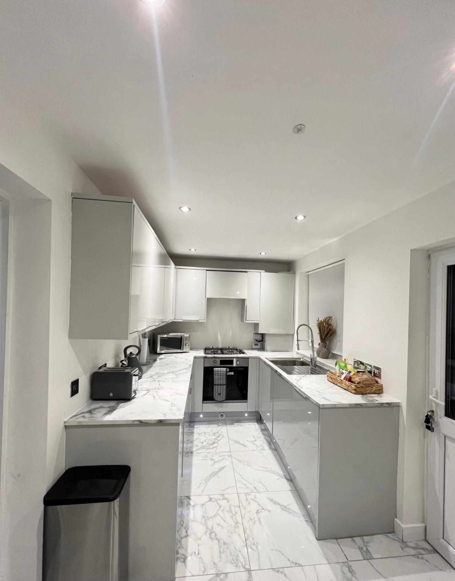 Entire House - Near Etihad Stadium And Central Manchester Exterior photo